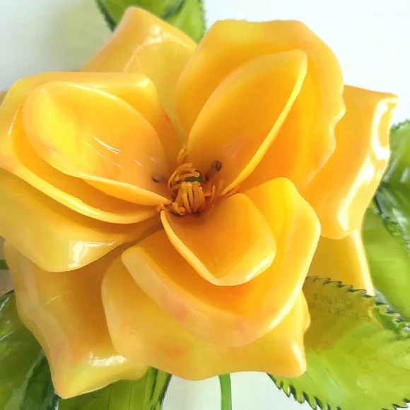 MCM Lucite Acrylic Yellow Rose Retro Mod Flower Power Sculpture Home Decor Vtg - Picture 4 of 12